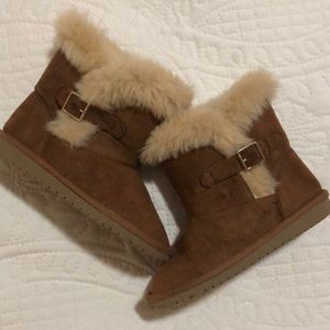 Children’s Place, size 10, fuzzy boots, like new!
